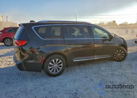 2018 Chrysler Pacifica Touring L z USA, uszkodzony, nr VIN 2C4RC1BG2JR143036